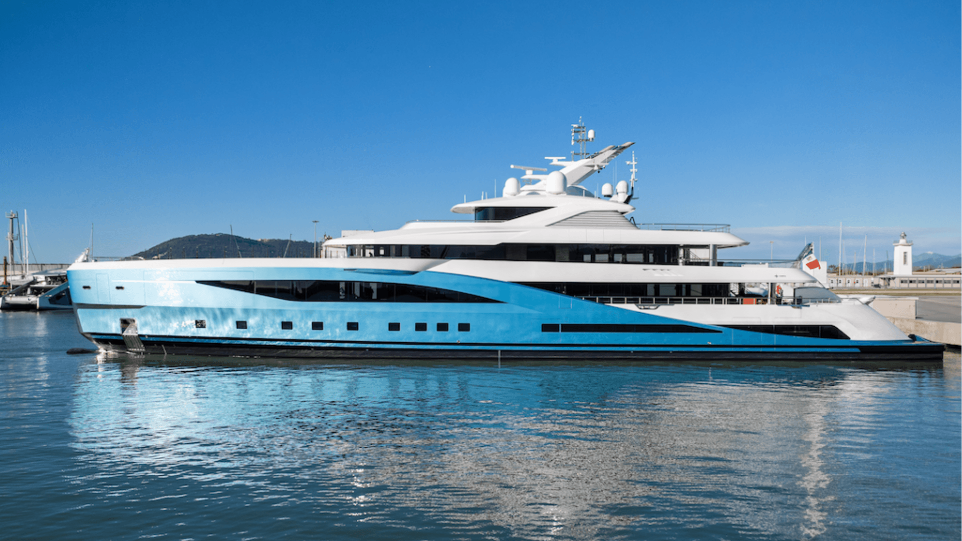 Yacht